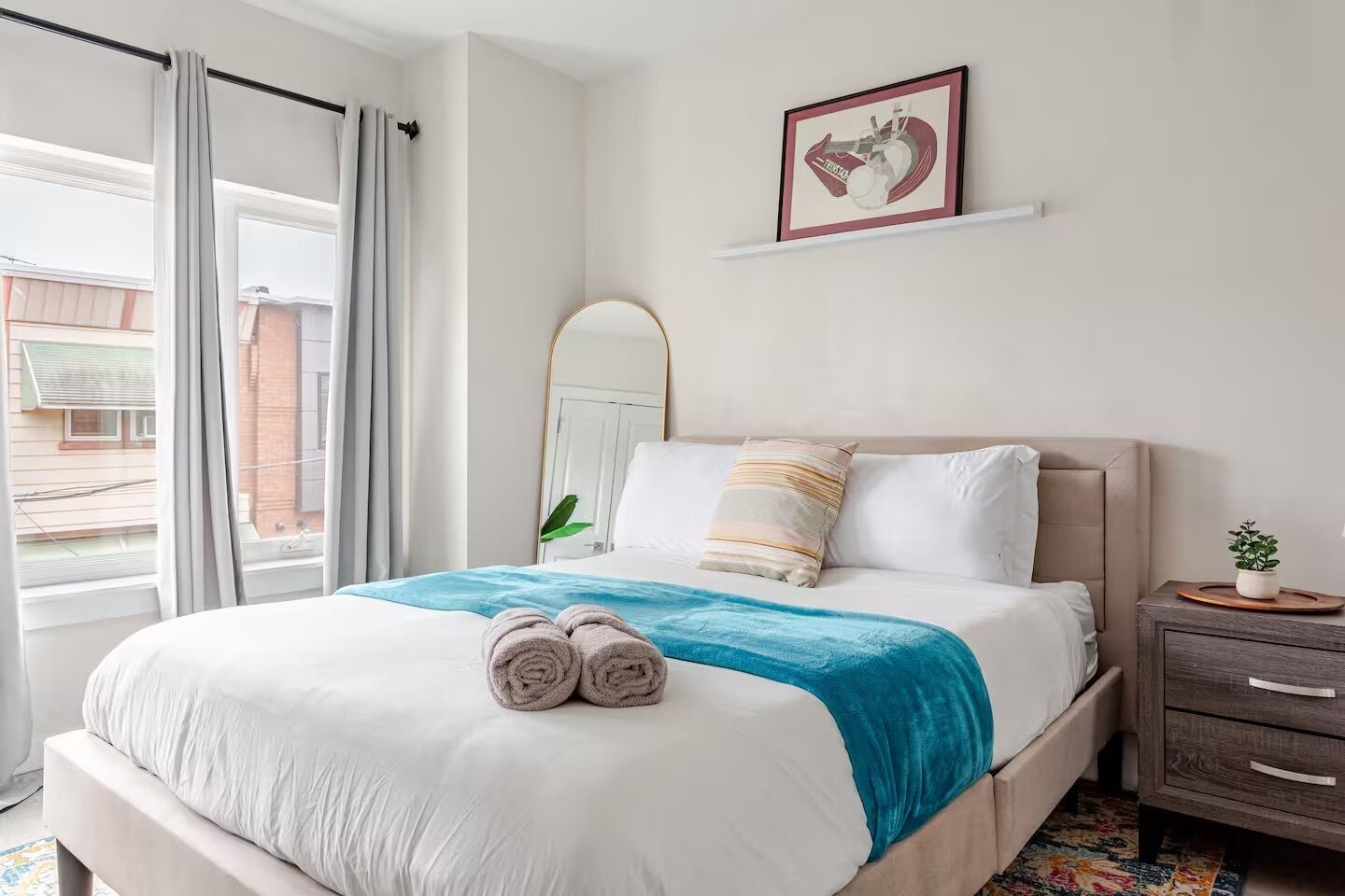 3 bedrooms, in-room safe, iron/ironing board, free WiFi