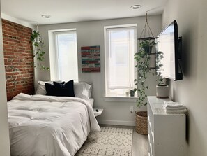 3 soverom, safe på rommet, strykejern/-brett og wi-fi (inkludert)