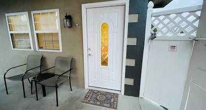 Cozy condo. 5 min walk from the Island of pigeon forge