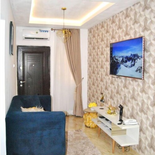 A 2 Bedroom Luxury Apartment in a serene environment and well furnished.