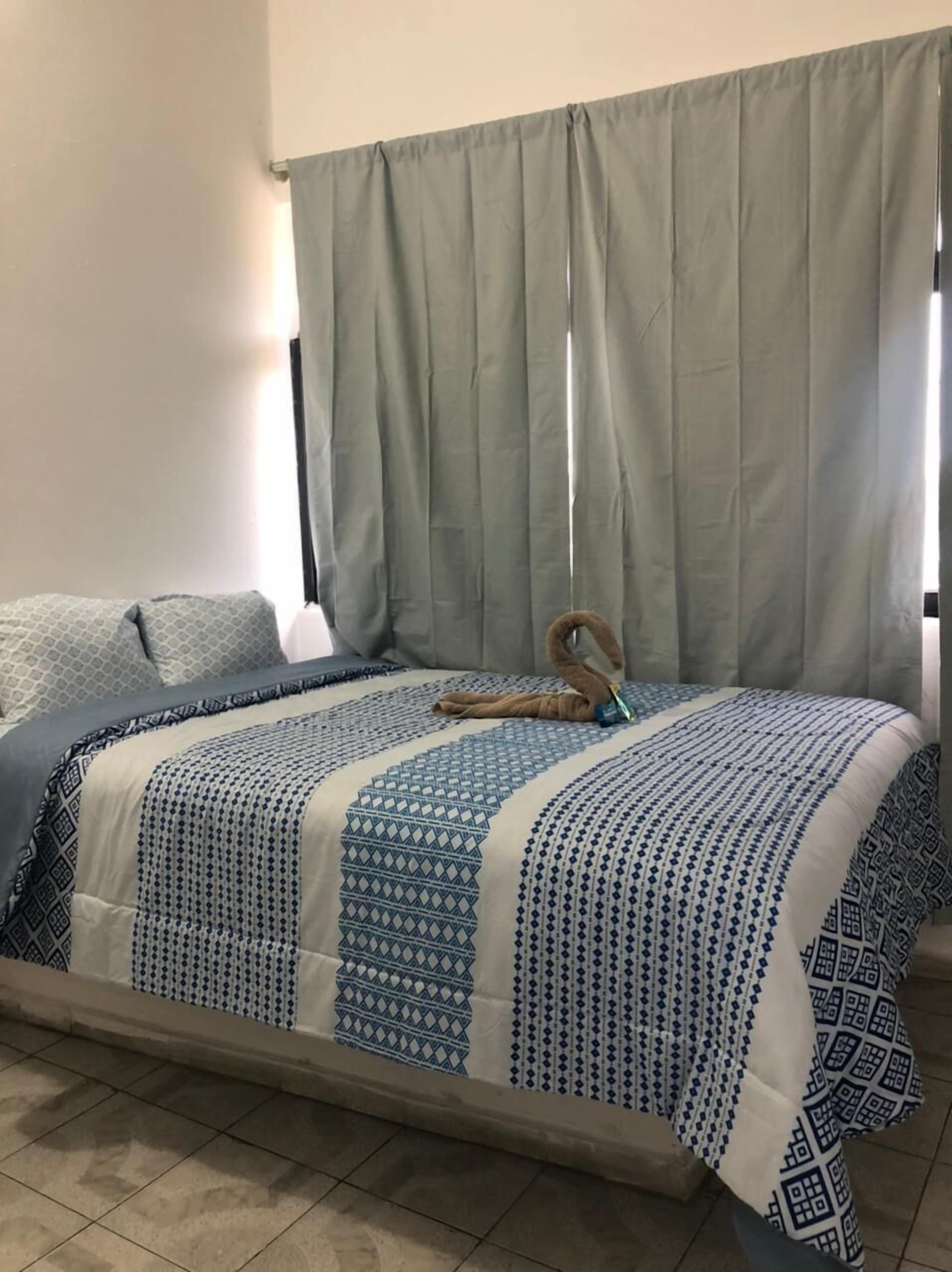 Business Room | Blackout drapes, free WiFi, bed sheets