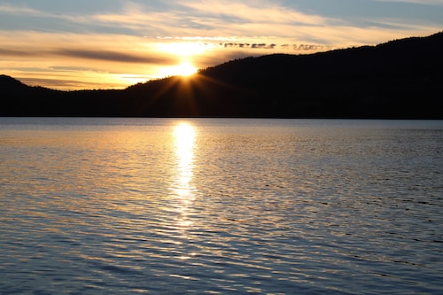 Highly recommended lake side cabin.  Welcome to Majestic Pines on Schroon Lake.