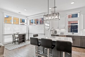 Dining - Open Floorplan Ideal Location (Asheville)