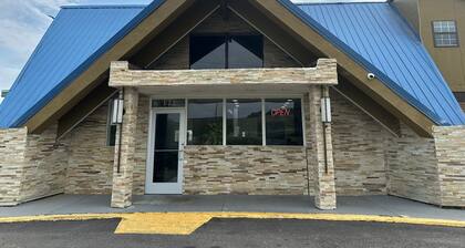 Econo Lodge Montgomery South I-65