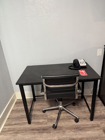 Standard Room, 1 King Bed, Non Smoking | Pillowtop beds, desk, laptop workspace, iron/ironing board