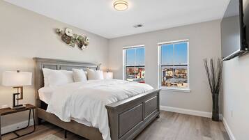 1 quarto, escrivaninha, ferros/tábuas de passar roupa, Wi-Fi de cortesia