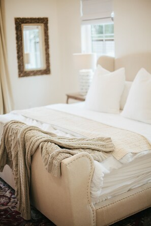 4 bedrooms, iron/ironing board, travel crib, free WiFi