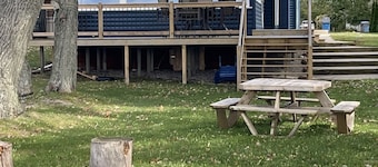 Six Bedroom Lakefront Home on Houghton Lake