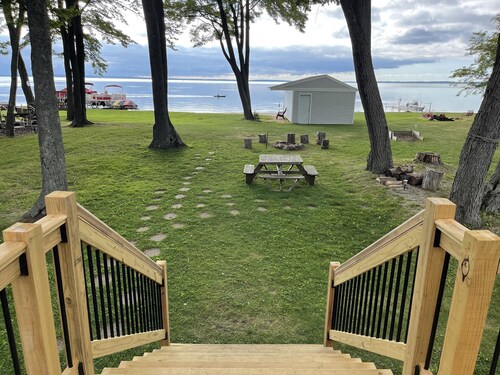 Six Bedroom Lakefront Home on Houghton Lake