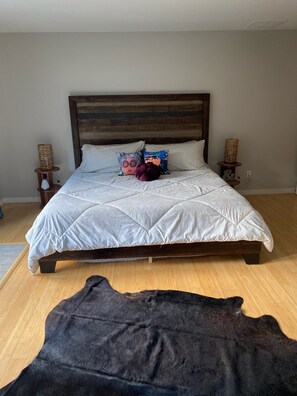 3 chambres, fer et planche à repasser, Wi-Fi, draps fournis