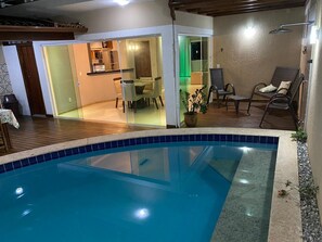 Piscina interna, piscina externa