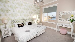 4 soverom, strykejern/-brett, reiseseng for barn og wi-fi