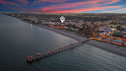 Boutique Hotel King room w/ POOL, LOCATION! Walk to BEACH/Restaurants/Nightlife