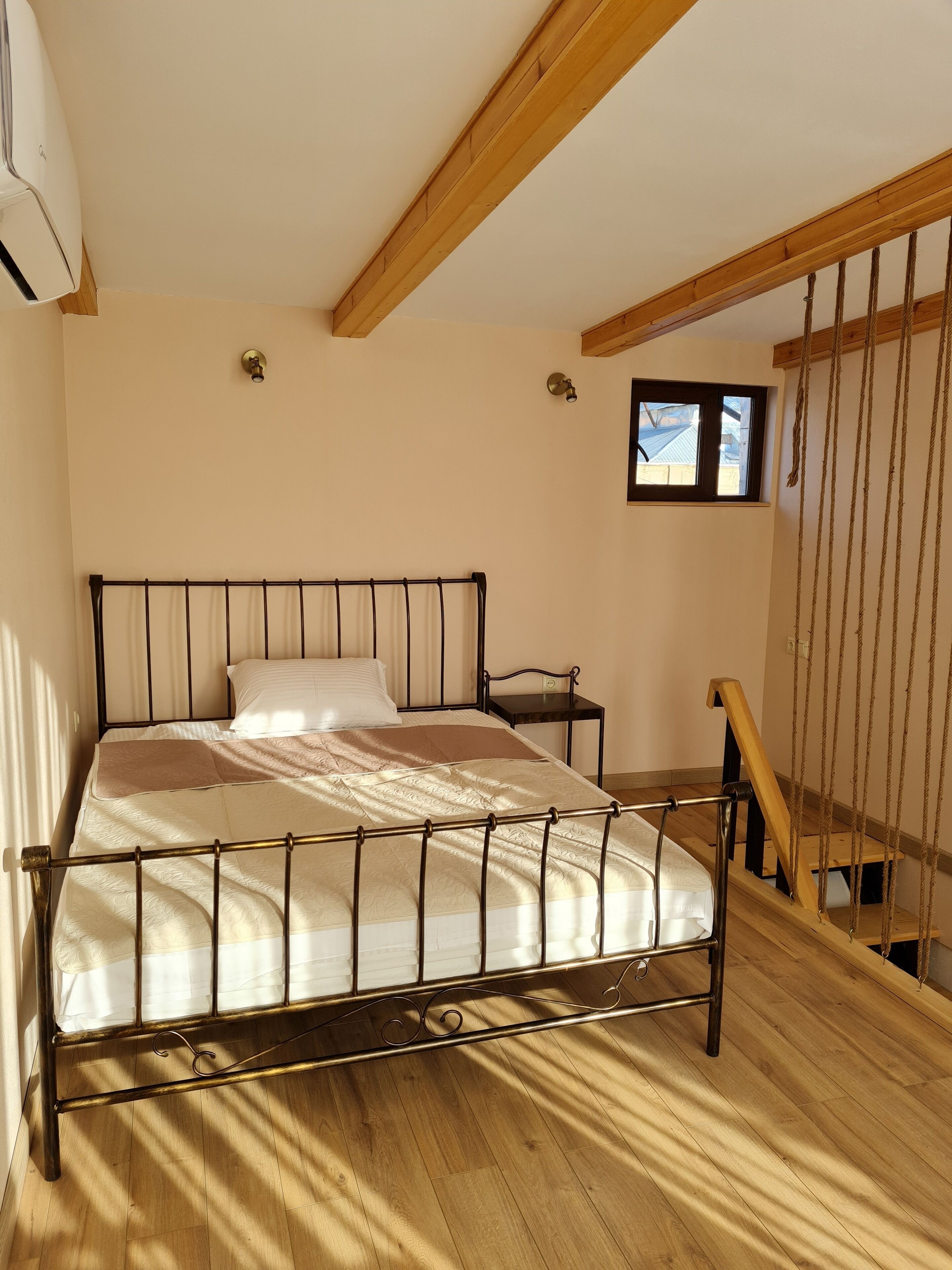 1 bedroom, in-room safe, iron/ironing board, free WiFi