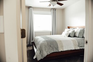 3 bedrooms, desk, iron/ironing board, travel cot