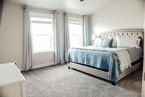 3 bedrooms, desk, iron/ironing board, travel cot