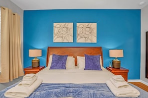 5 bedrooms, laptop workspace, iron/ironing board, bed sheets - Stunning Home With Great Pool Area, 5 Miles From Disney! CDC Standards #5wh524 (Kissimmee)
