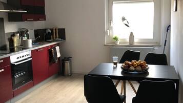 Kühlschrank, Ofen, Herdplatte, Geschirrspüler