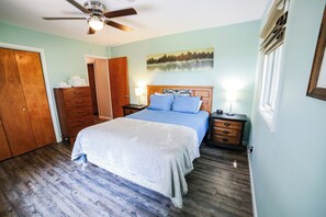 4 bedrooms, iron/ironing board, free WiFi, bed sheets