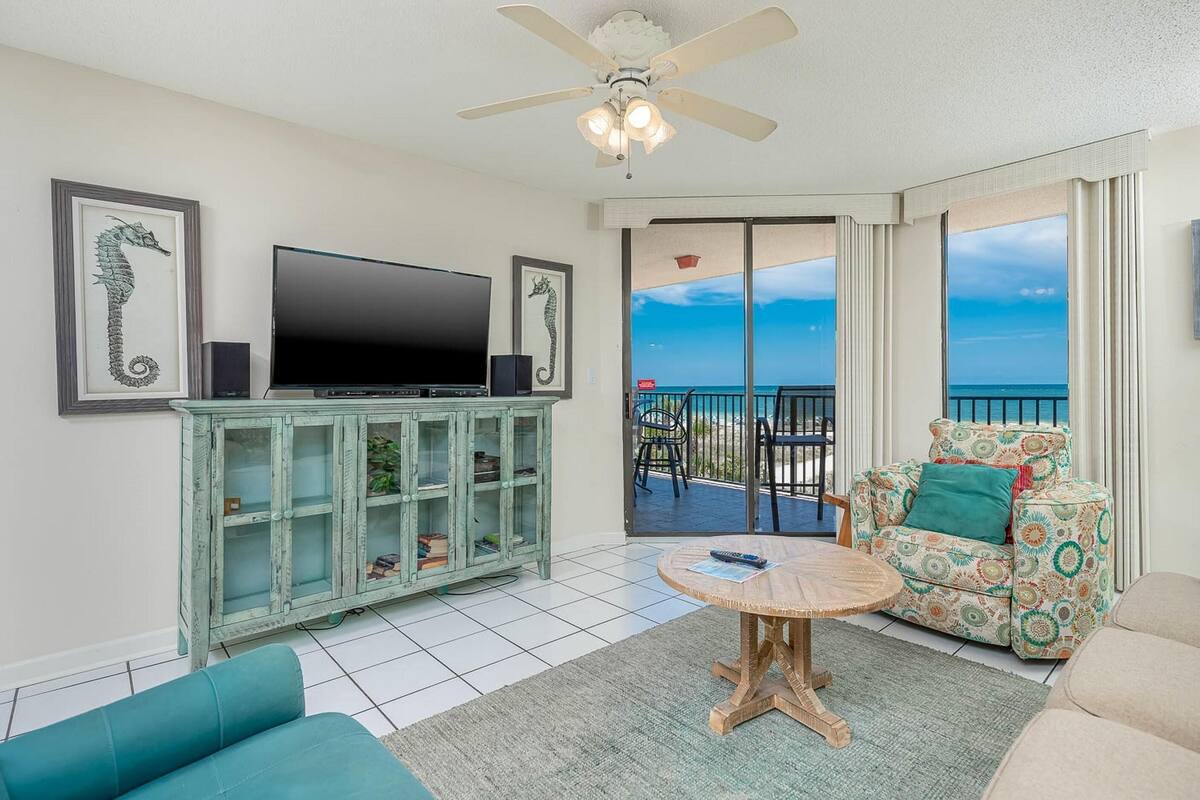 Condo, 2 Bedrooms | Living room | 36-inch TV with digital channels
