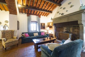 Fireplace - Villa Radda by MMega (Gaiole In Chianti)