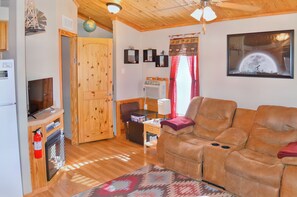 تلفزيون ذكي، مدفأة، كُتُب، خدمات بث