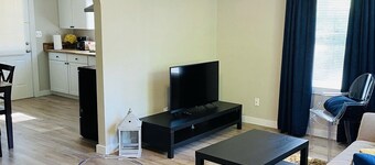 Hidden Gem-10 minutes to DT Chatt! Perfect for teleworkers, small families, etc.