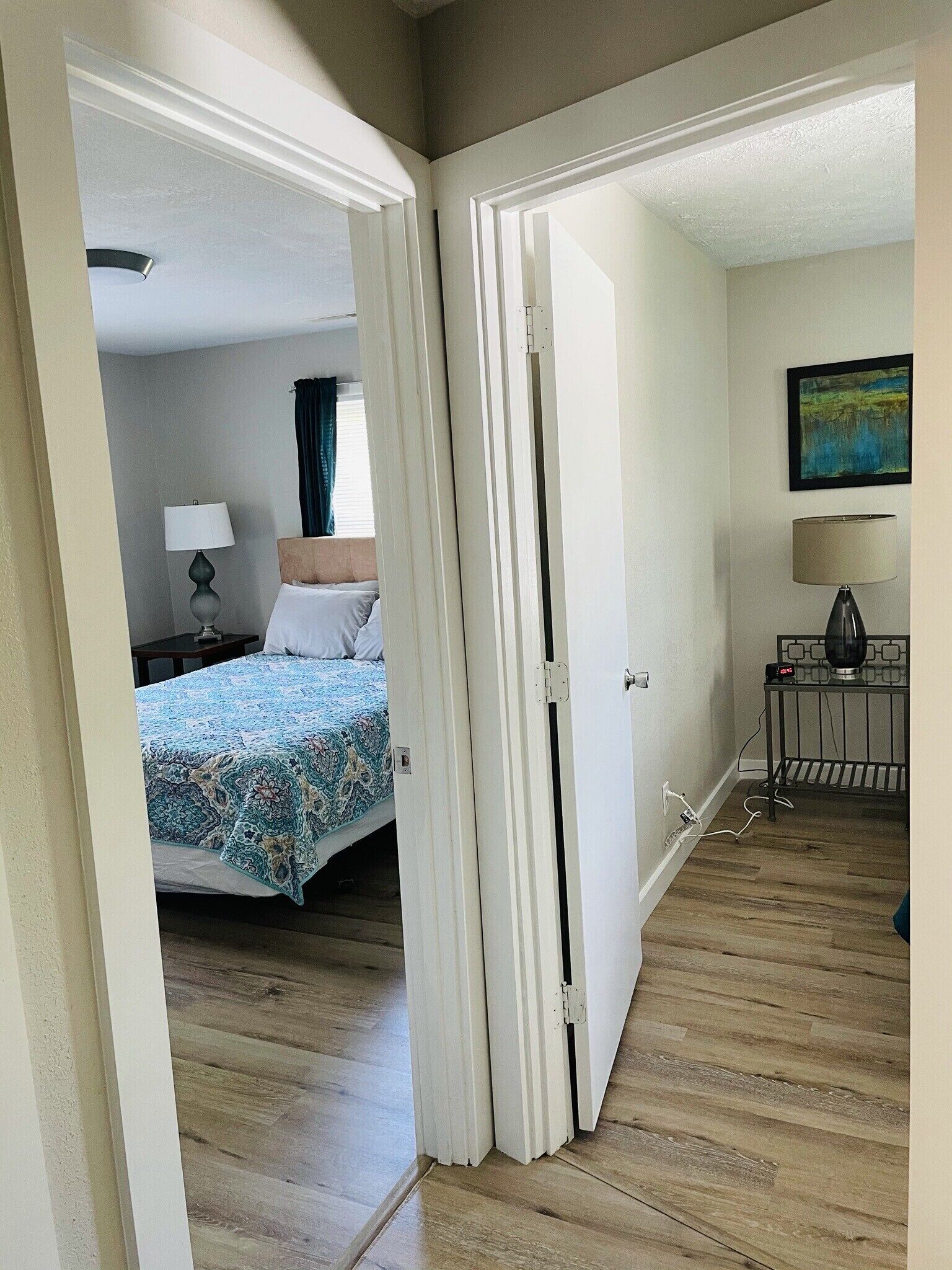 2 bedrooms, desk, iron/ironing board, travel crib