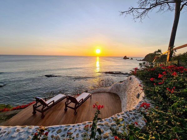 Property grounds - VILLA DELFIN - BEACHFRONT LUXURY 180° VIEWS (Rivas)