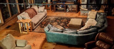 TV, fireplace, stereo