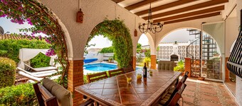 Beautiful 3 bedroom  2 bath villa with private pool and sea views
