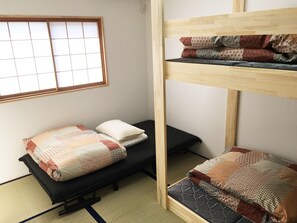 2 bedrooms, desk, iron/ironing board, free WiFi