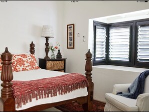 3 bedrooms, in-room safe, desk, iron/ironing board