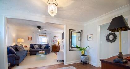 The Classic City Cottage-1 Mile from Downtown Athens!