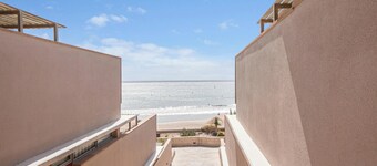 Vacation Apartment "Casa Médano 18" with Sea & Mountain Views & Wi-Fi