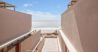 Vacation Apartment "Casa Médano 18" with Sea & Mountain Views & Wi-Fi