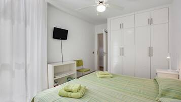 2 chambres, fer et planche Ă repasser, Wi-Fi gratuit, draps fournis