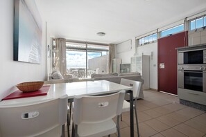 Interior - Vacation Apartment "Casa Médano 17" with Sea & Mountain Views & Wi-Fi (Granadilla de Abona)