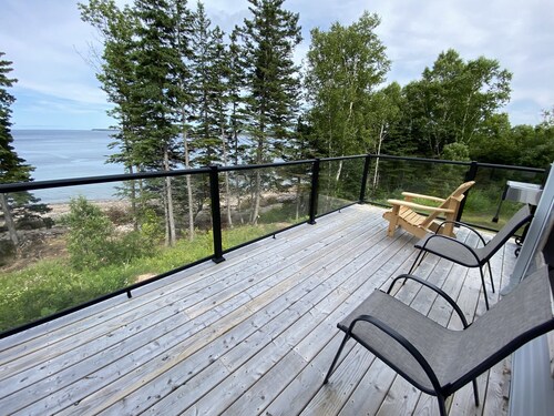Magical Modern Beach House on Bras D'or Lakes/Surround Deck/Newly Built