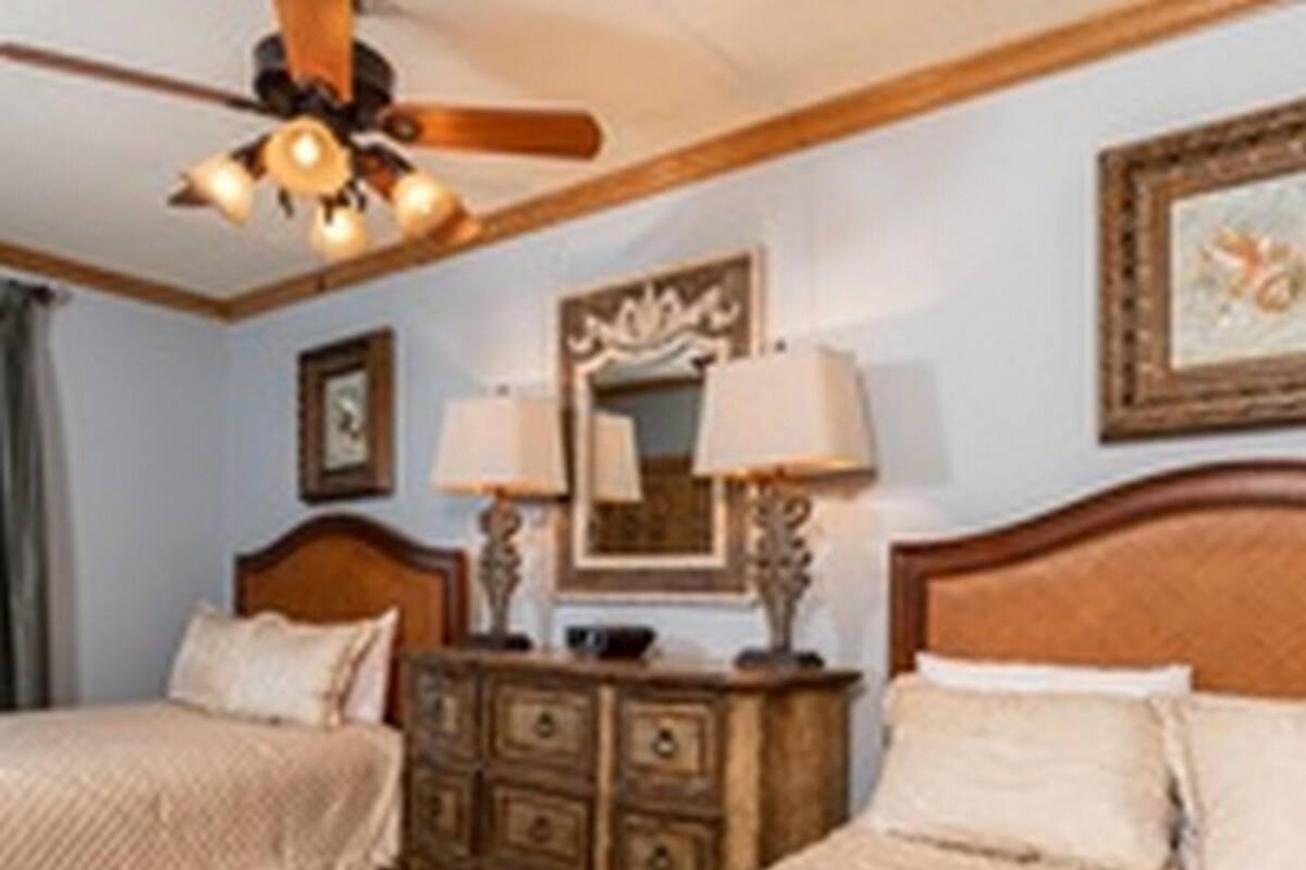 Condo, 3 Bedrooms | 1 bedroom, individually decorated, individually furnished, free WiFi