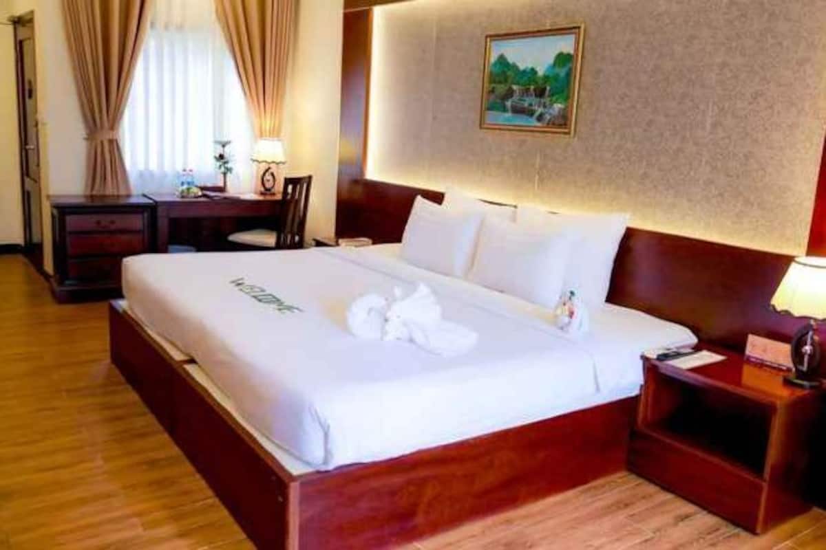 Minibar, in-room safe, desk, blackout drapes