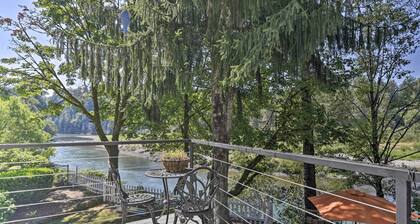 Waterfront Troutdale Hideaway: Sandy River Fishing