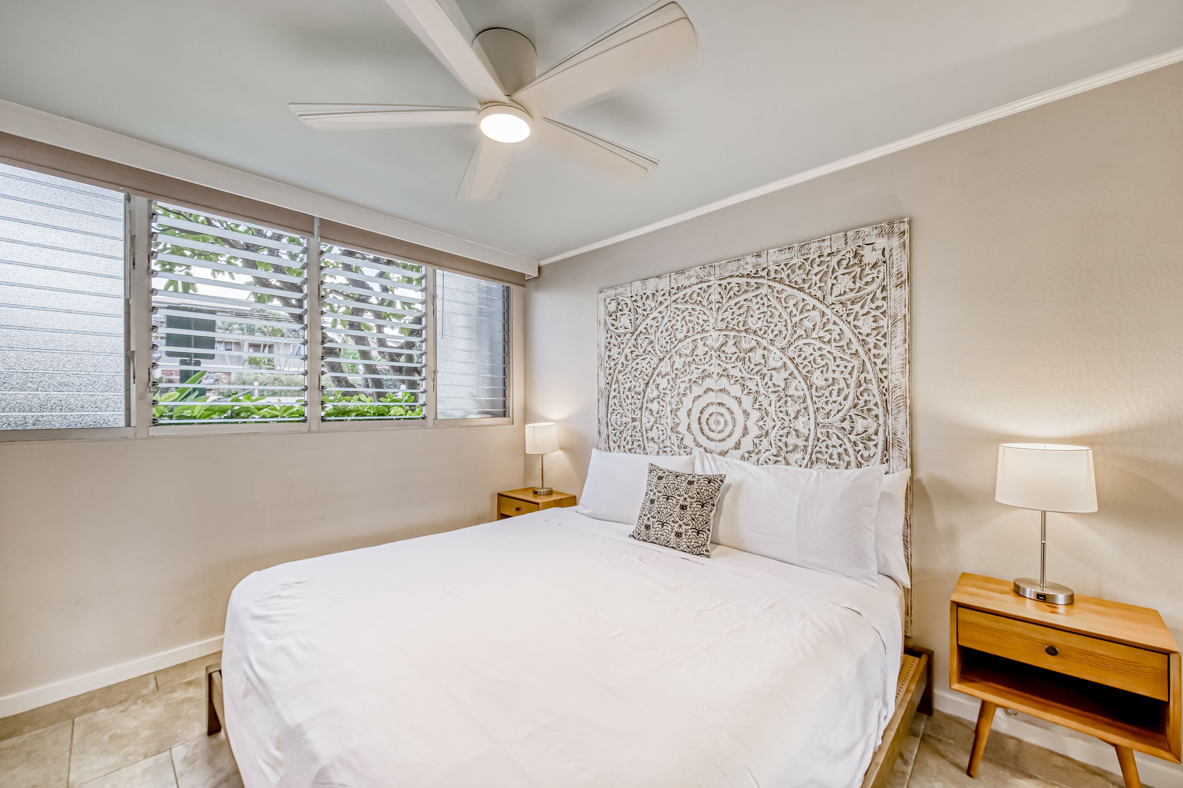 1 bedroom, iron/ironing board, free internet, bed sheets