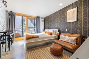 Smart TV, fireplace, offices