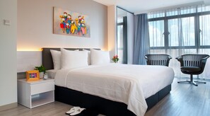 Studio Premier Apartment | In-room safe, desk, laptop workspace, soundproofing - Wilby Central Serviced Apartments (Singapore)