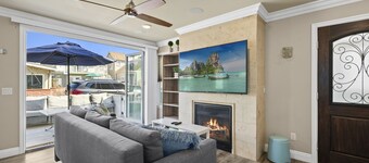 39th St Beach House - Steps to Sand - Air-Conditioning, Bikes and beach gear!!