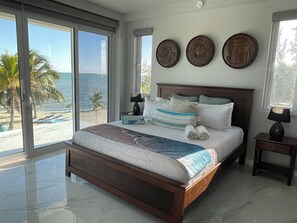 8 chambres, coffres-forts dans les chambres, fer et planche à repasser