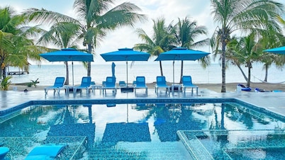 BLUE DIAMOND TRANQUILITY RESORT-Private Luxury Villa - 8 King Rooms-ON THE BEACH