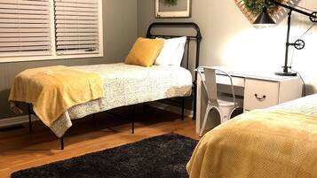 3 bedrooms, in-room safe, iron/ironing board, travel crib