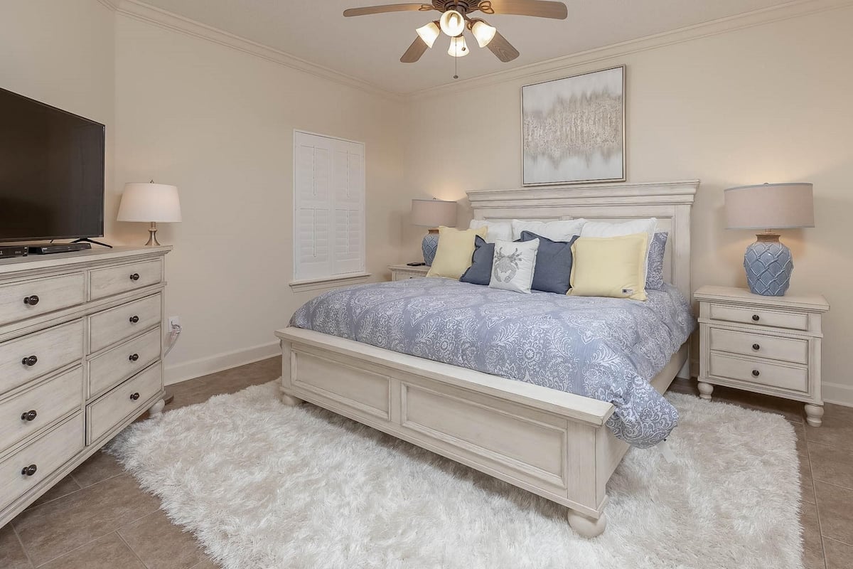 Condo, 2 habitaciones | Decoración personalizada y muebles diferentes